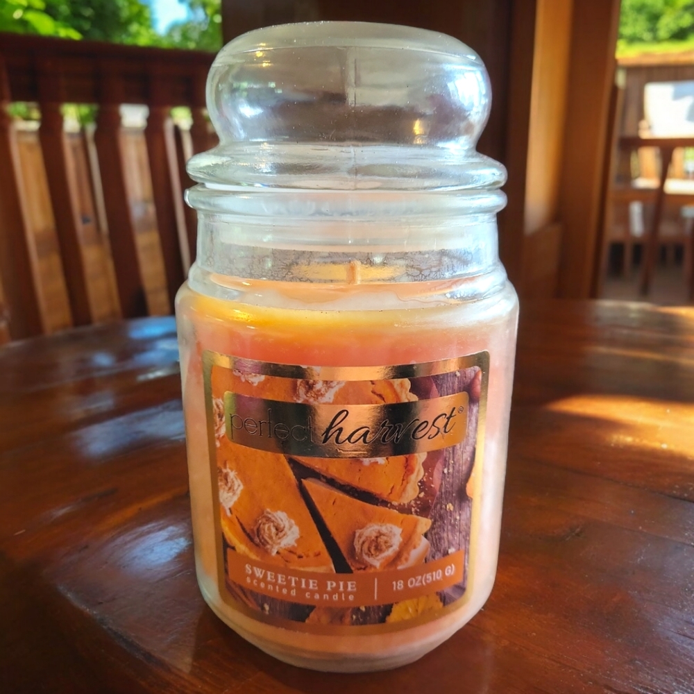 1 NWT Candle Sweetie Pie Pumpkin Scent Perfect Harvest 18 Oz Seal Apothecary Jar